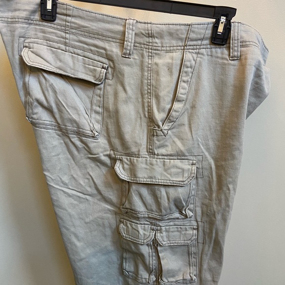 Mens cargo shorts - Picture 4 of 5